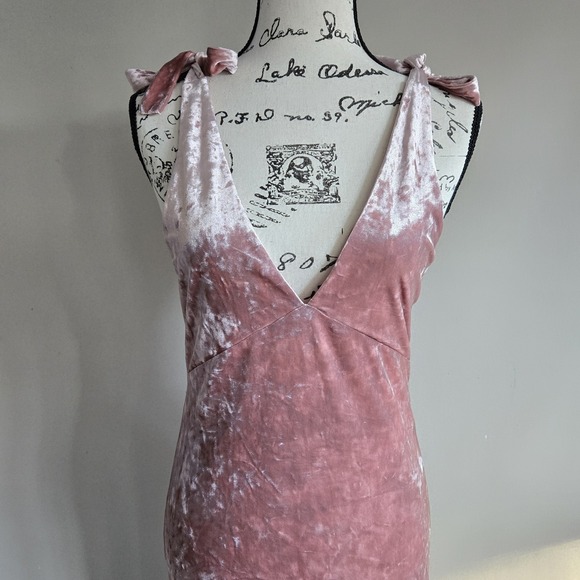 H&M Pink Mini Dress Sz 2 Crushed Velvet V-neck with Adjustable Straps Sexy Party - Picture 2 of 6